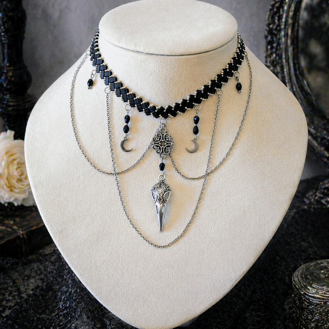 Voile de Nyx - Ras de cou talisman tissé à la main – Image 2